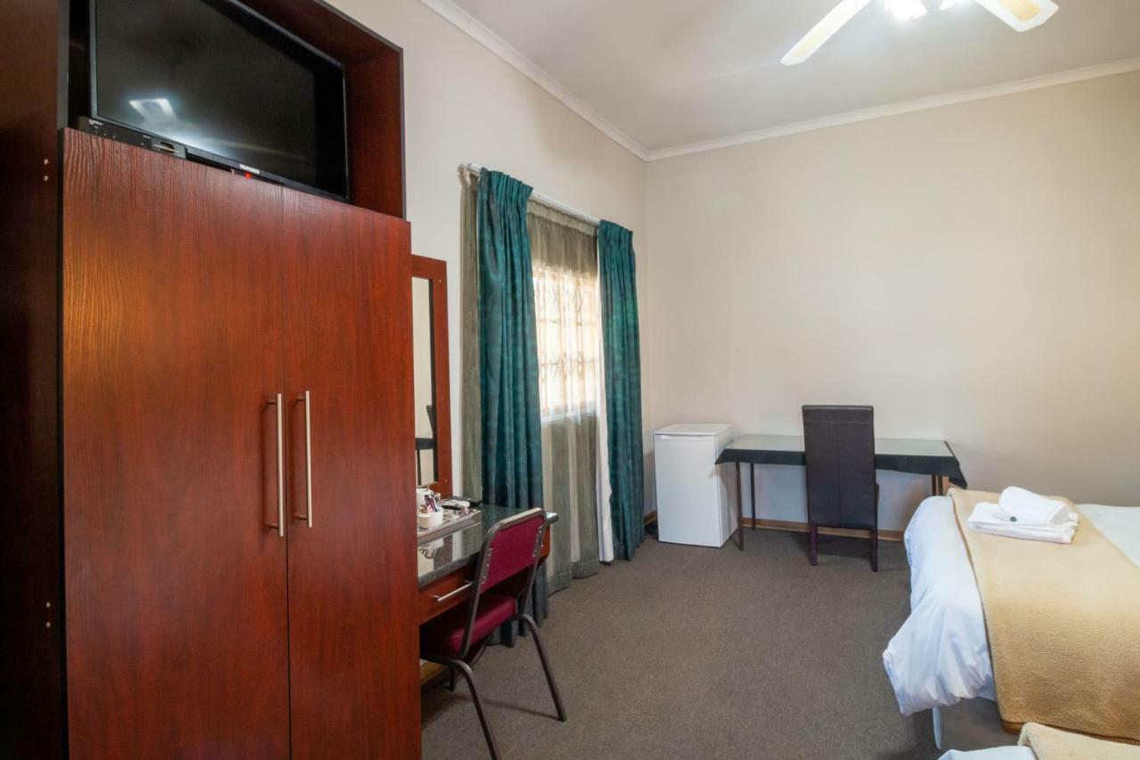 Lala Dene Lodge Bloemfontein Exteriér fotografie
